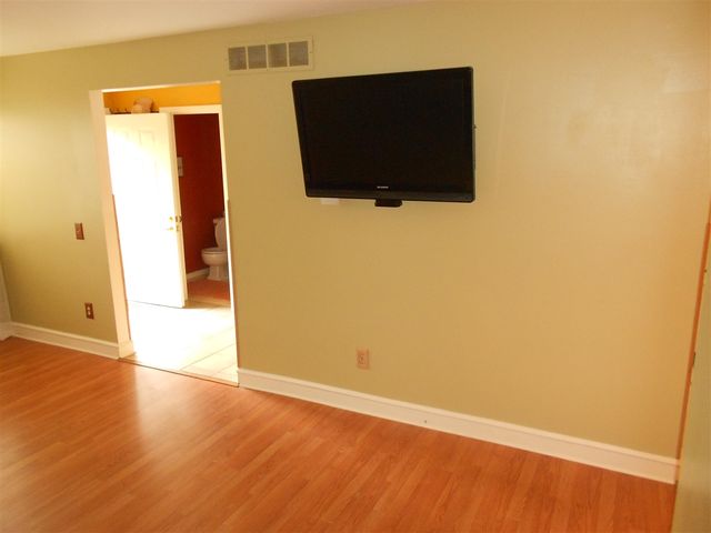 129 Balmoral Court, Kalamazoo, MI 49006