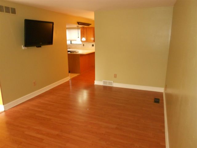 129 Balmoral Court, Kalamazoo, MI 49006