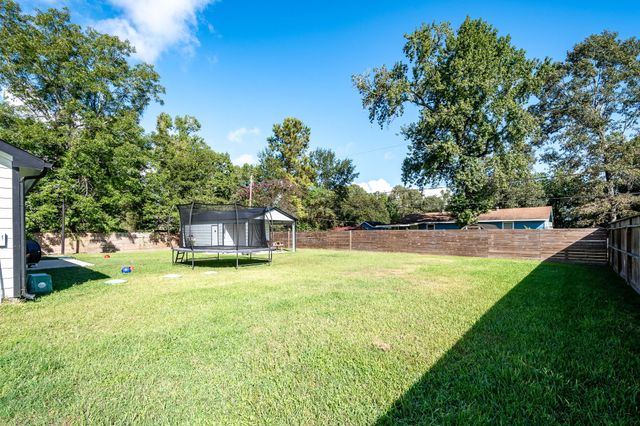 714 Little Doe Drive, Crosby, TX 77532