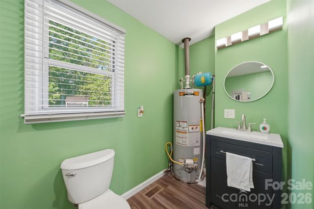 1745 26th Street NE, Hickory, NC 28601