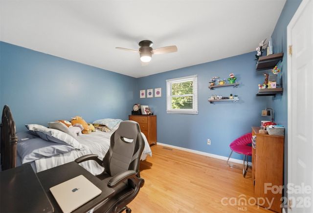 1745 26th Street NE, Hickory, NC 28601