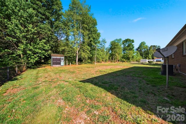 1745 26th Street NE, Hickory, NC 28601