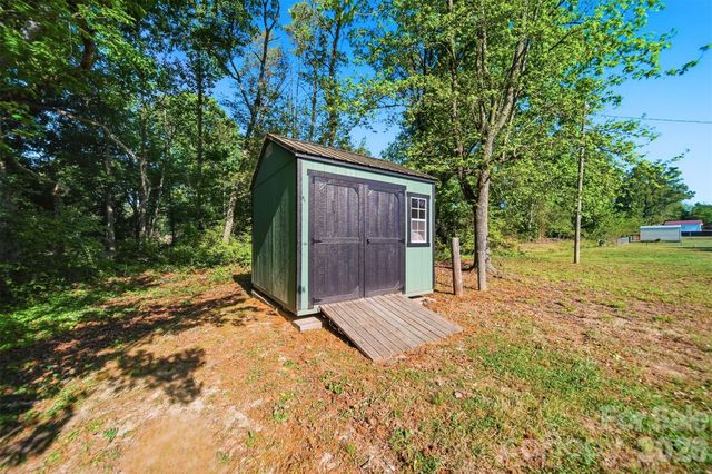 1745 26th Street NE, Hickory, NC 28601