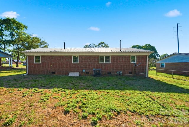 1745 26th Street NE, Hickory, NC 28601