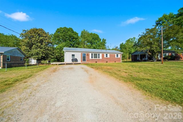 1745 26th Street NE, Hickory, NC 28601