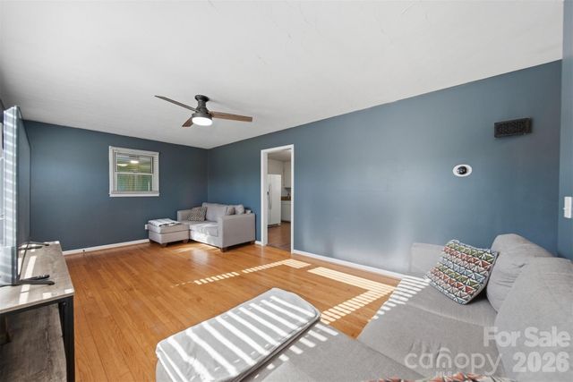 1745 26th Street NE, Hickory, NC 28601
