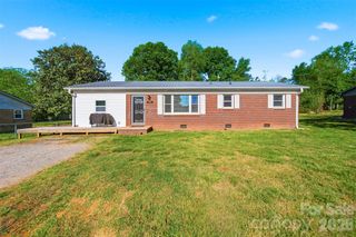 1745 26th Street NE, Hickory, NC 28601