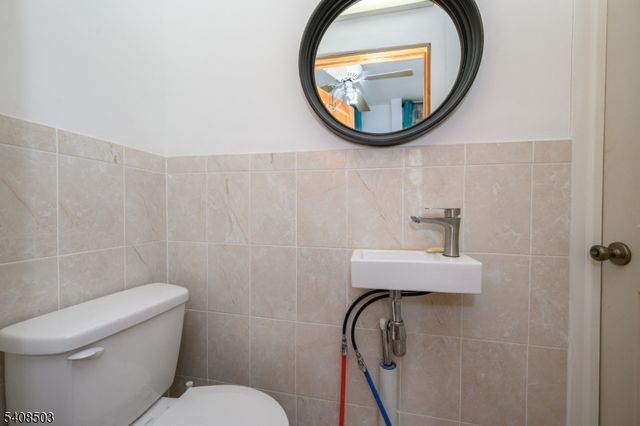 19 Skyland Ave, Wanaque Boro, NJ 07420