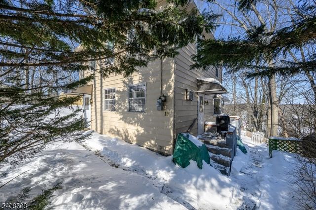 19 Skyland Ave, Wanaque Boro, NJ 07420