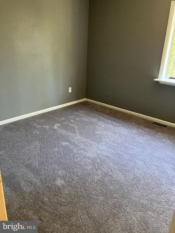 647 TARANTO AVE, Blackwood, NJ 08012