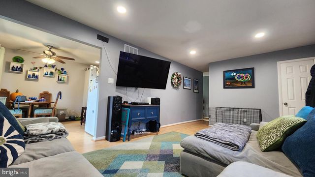 647 TARANTO AVE, Blackwood, NJ 08012