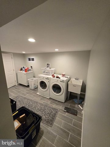 647 TARANTO AVE, Blackwood, NJ 08012