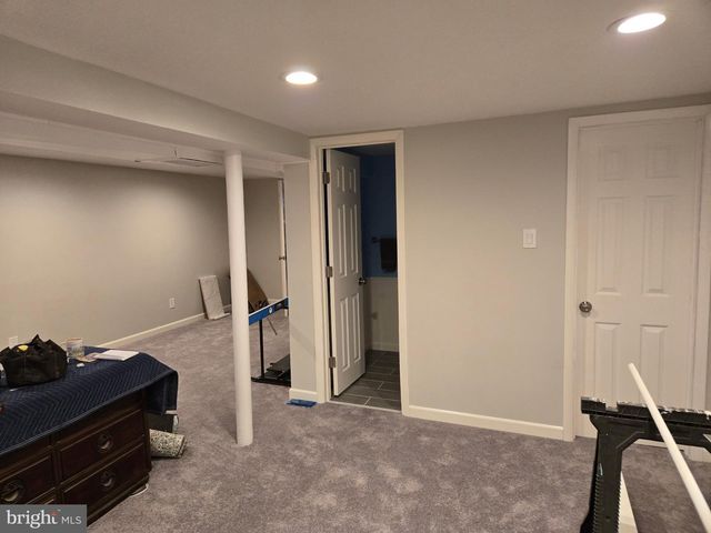 647 TARANTO AVE, Blackwood, NJ 08012