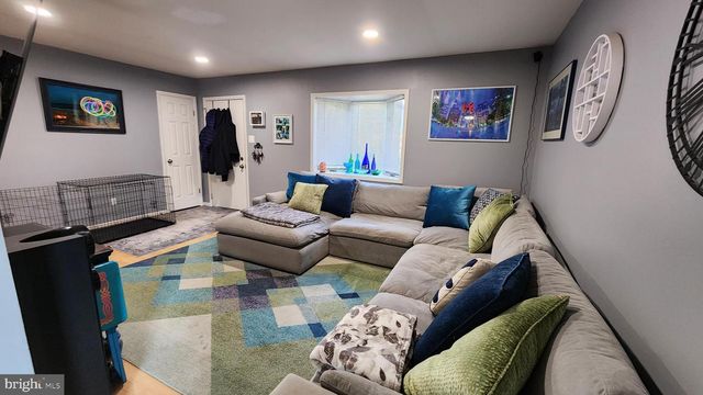 647 TARANTO AVE, Blackwood, NJ 08012