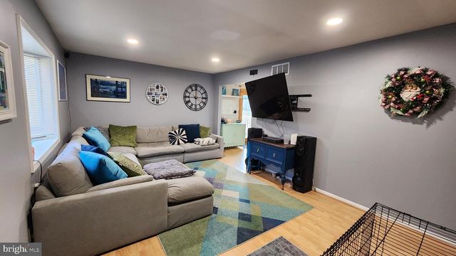 647 TARANTO AVE, Blackwood, NJ 08012