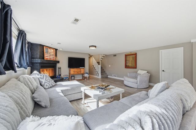 2215 N Tee Time Ct, Wichita, KS 67205