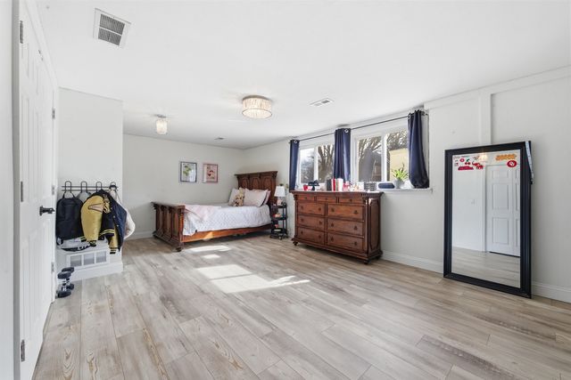 2215 N Tee Time Ct, Wichita, KS 67205