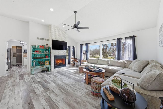 2215 N Tee Time Ct, Wichita, KS 67205