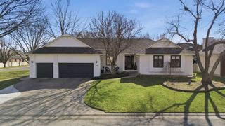 2215 N Tee Time Ct, Wichita, KS 67205