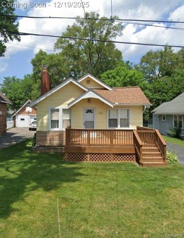 4266 Linda Court, Waterford, MI 48329