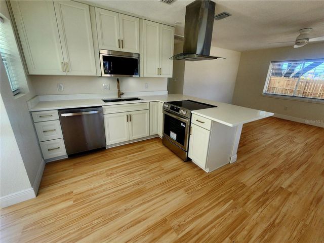 2494 DEL RIO WAY, Dunedin, FL 34698