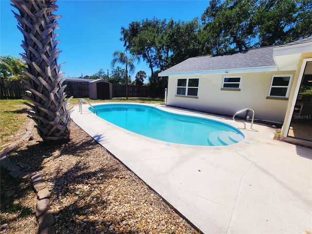 2494 DEL RIO WAY, Dunedin, FL 34698