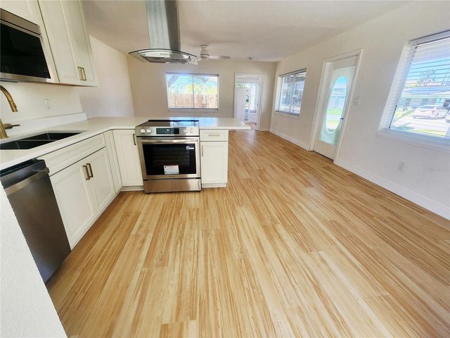 2494 DEL RIO WAY, Dunedin, FL 34698