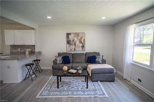 3821 Cedar LN, Portsmouth, VA 23703