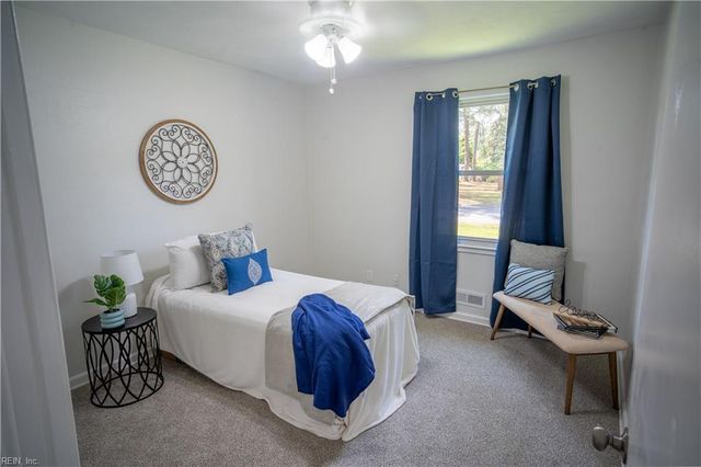 3821 Cedar LN, Portsmouth, VA 23703