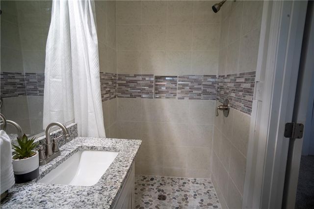3821 Cedar LN, Portsmouth, VA 23703