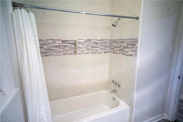3821 Cedar LN, Portsmouth, VA 23703