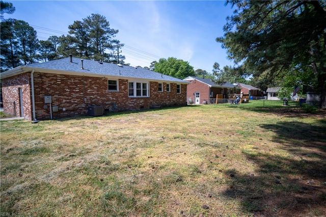 3821 Cedar LN, Portsmouth, VA 23703