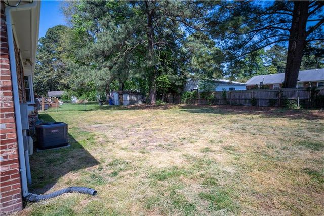3821 Cedar LN, Portsmouth, VA 23703
