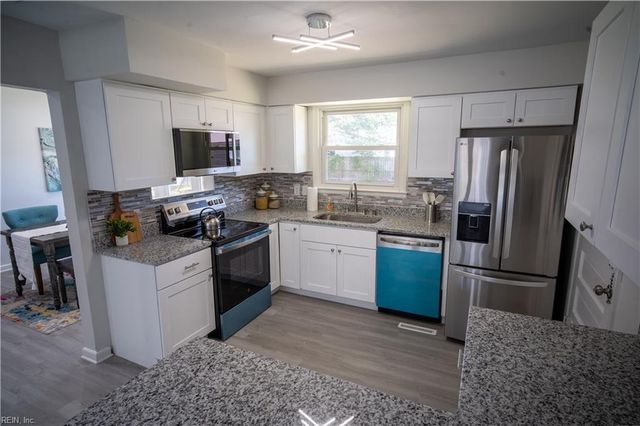 3821 Cedar LN, Portsmouth, VA 23703
