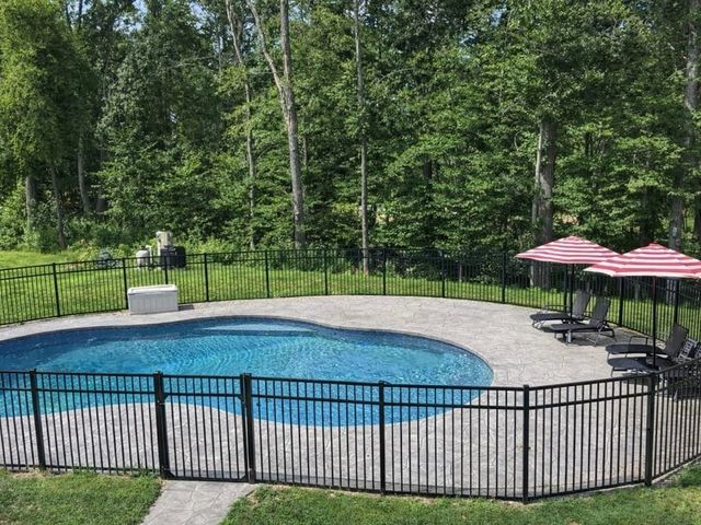 14 Teresa Dr, Millis, MA 02054