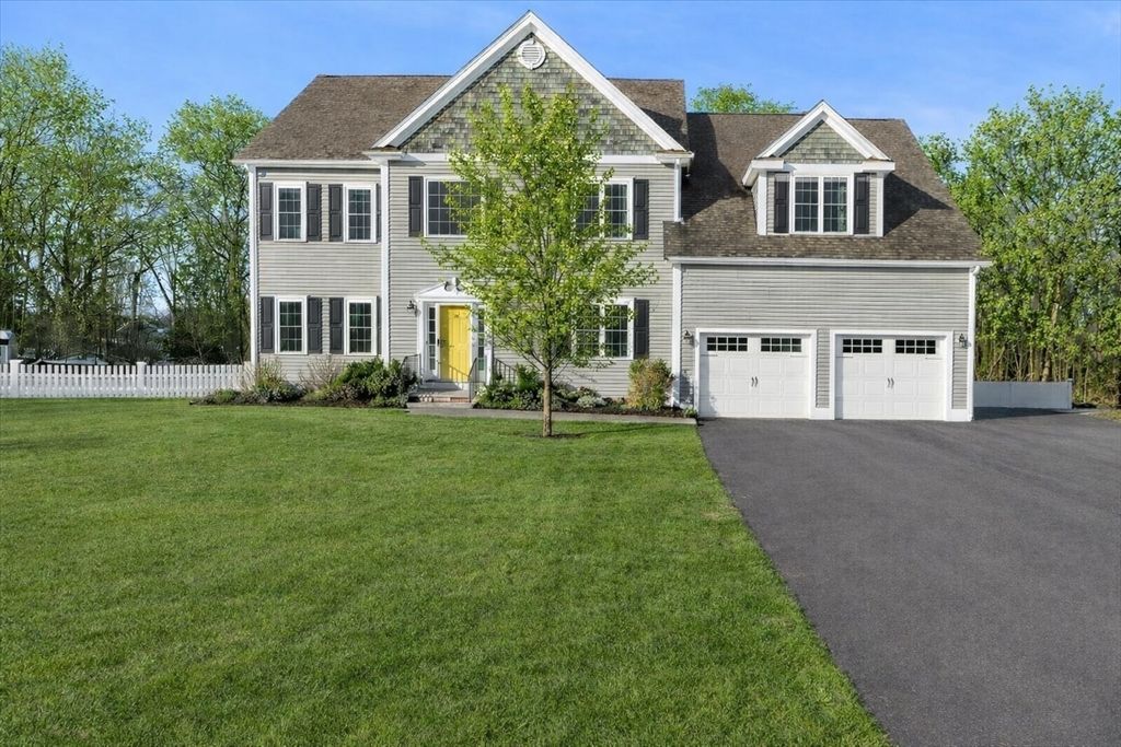 14 Teresa Dr, Millis, MA 02054