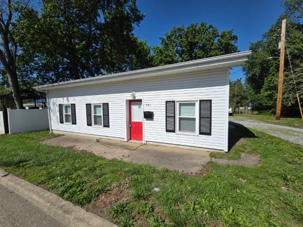 Image 1 of property listing at 541 S 27th Street, Mt Vernon, IL 62864