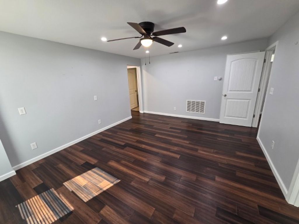 Image 2 of property listing at 541 S 27th Street, Mt Vernon, IL 62864