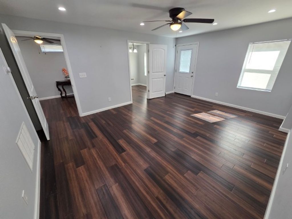 Image 14 of property listing at 541 S 27th Street, Mt Vernon, IL 62864