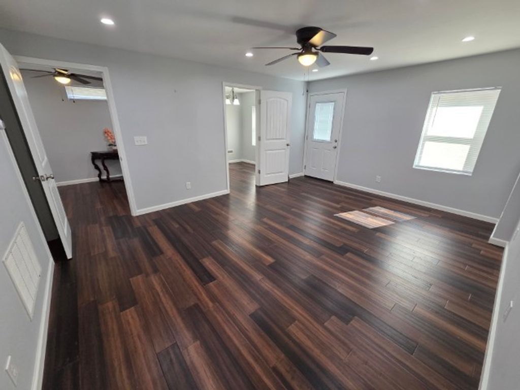 Image 15 of property listing at 541 S 27th Street, Mt Vernon, IL 62864