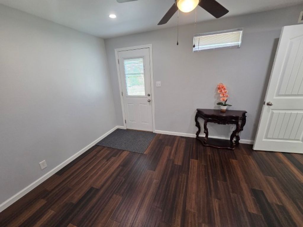 Image 16 of property listing at 541 S 27th Street, Mt Vernon, IL 62864