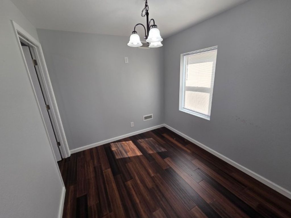 Image 3 of property listing at 541 S 27th Street, Mt Vernon, IL 62864