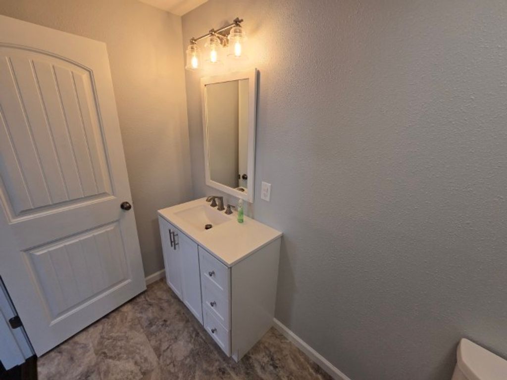 Image 24 of property listing at 541 S 27th Street, Mt Vernon, IL 62864