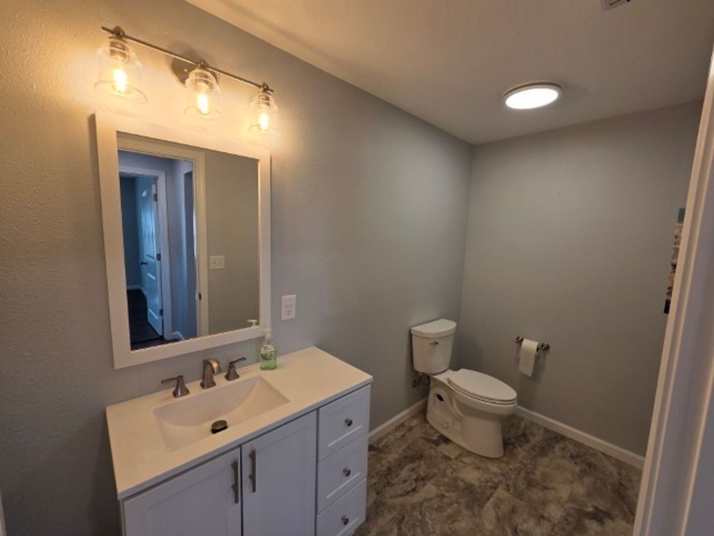 Image 8 of property listing at 541 S 27th Street, Mt Vernon, IL 62864