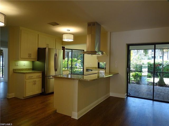 3043 Round Table CT, Naples, FL 34112