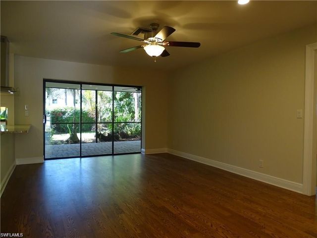 3043 Round Table CT, Naples, FL 34112