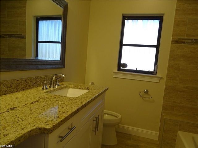 3043 Round Table CT, Naples, FL 34112