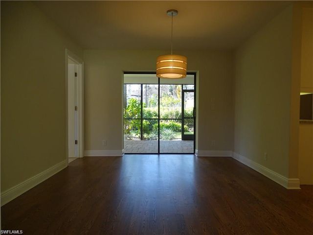 3043 Round Table CT, Naples, FL 34112