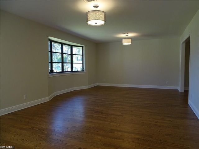 3043 Round Table CT, Naples, FL 34112