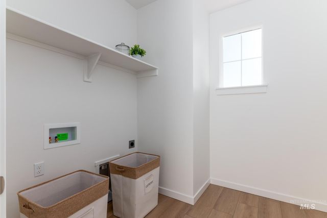 8409 S Wavecrest Ave, Kuna, ID 83634